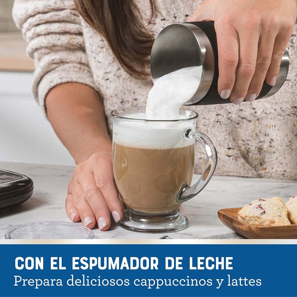 Cafetera Oster Latte con Espumador Negro BVSTDC02B Oster New Horizons Chile New Horizons NHT.cl