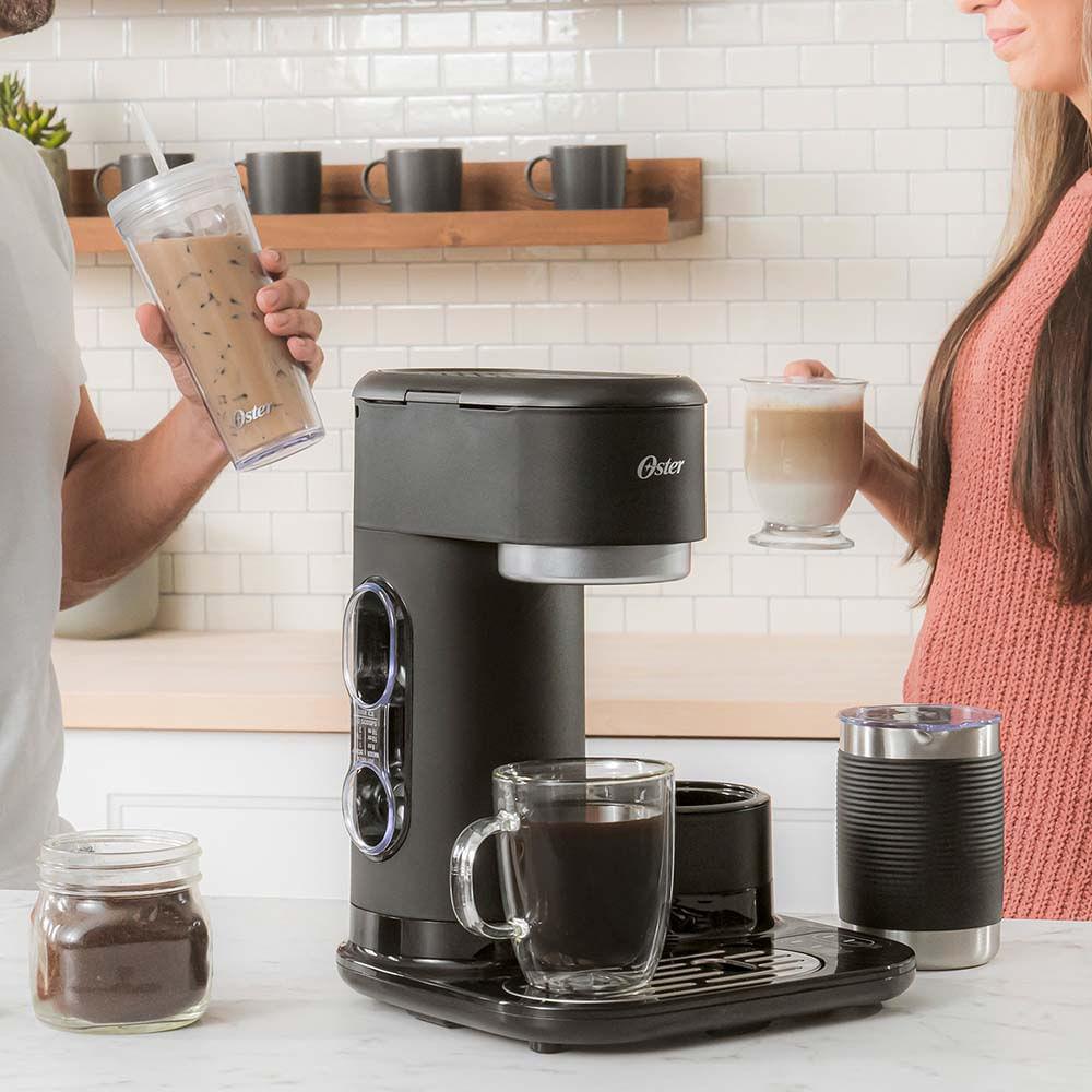 Cafetera Oster Latte con Espumador Negro BVSTDC02B Oster New Horizons Chile New Horizons NHT.cl