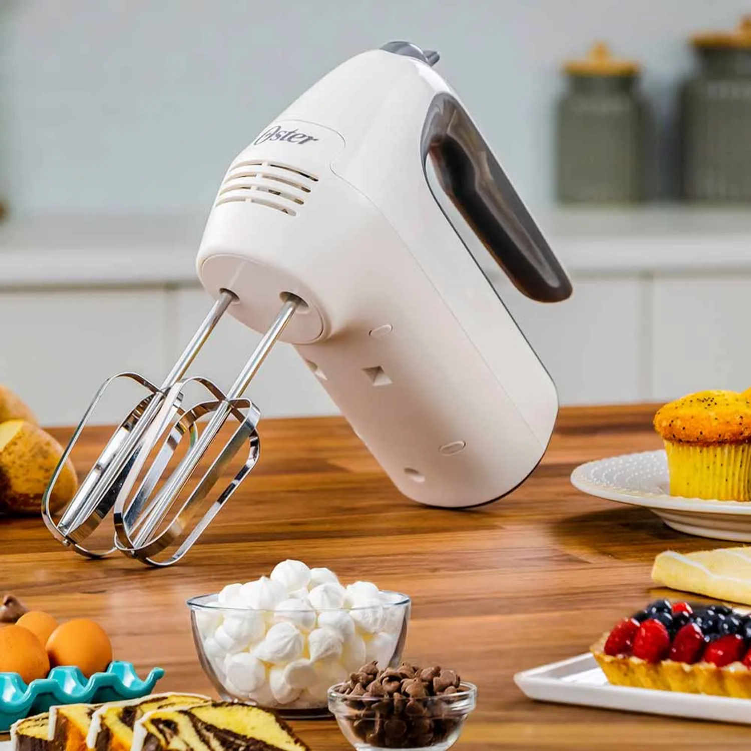 Batidora de Mano Oster 6 Veloc y Turbo Blanca Oster New Horizons Chile New Horizons NHT.cl