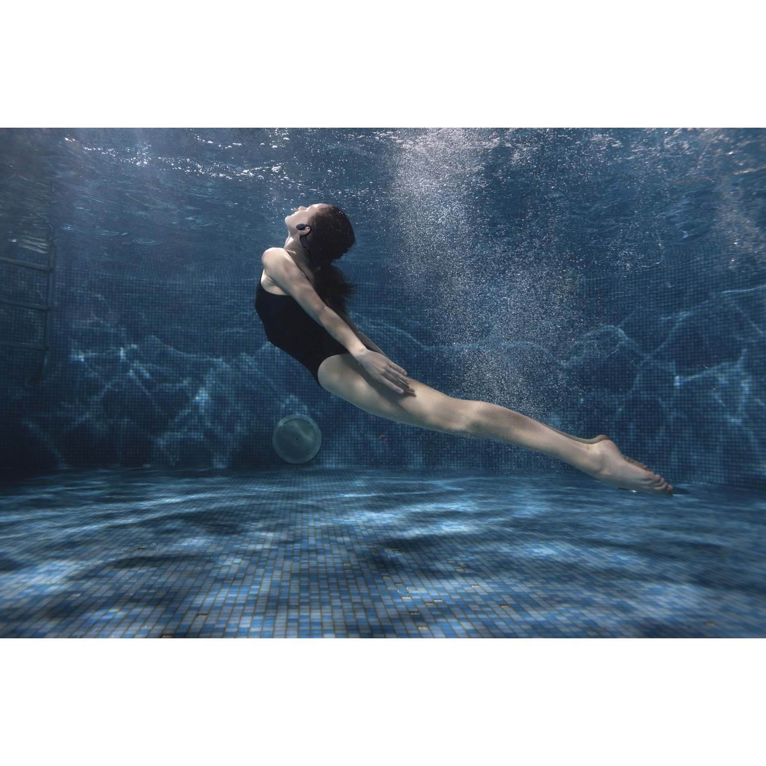 Audifono Cond Osea Creative Outlier Free Pro Bt 5.3 IPX8 Az Creative New Horizons Chile New Horizons NHT.cl