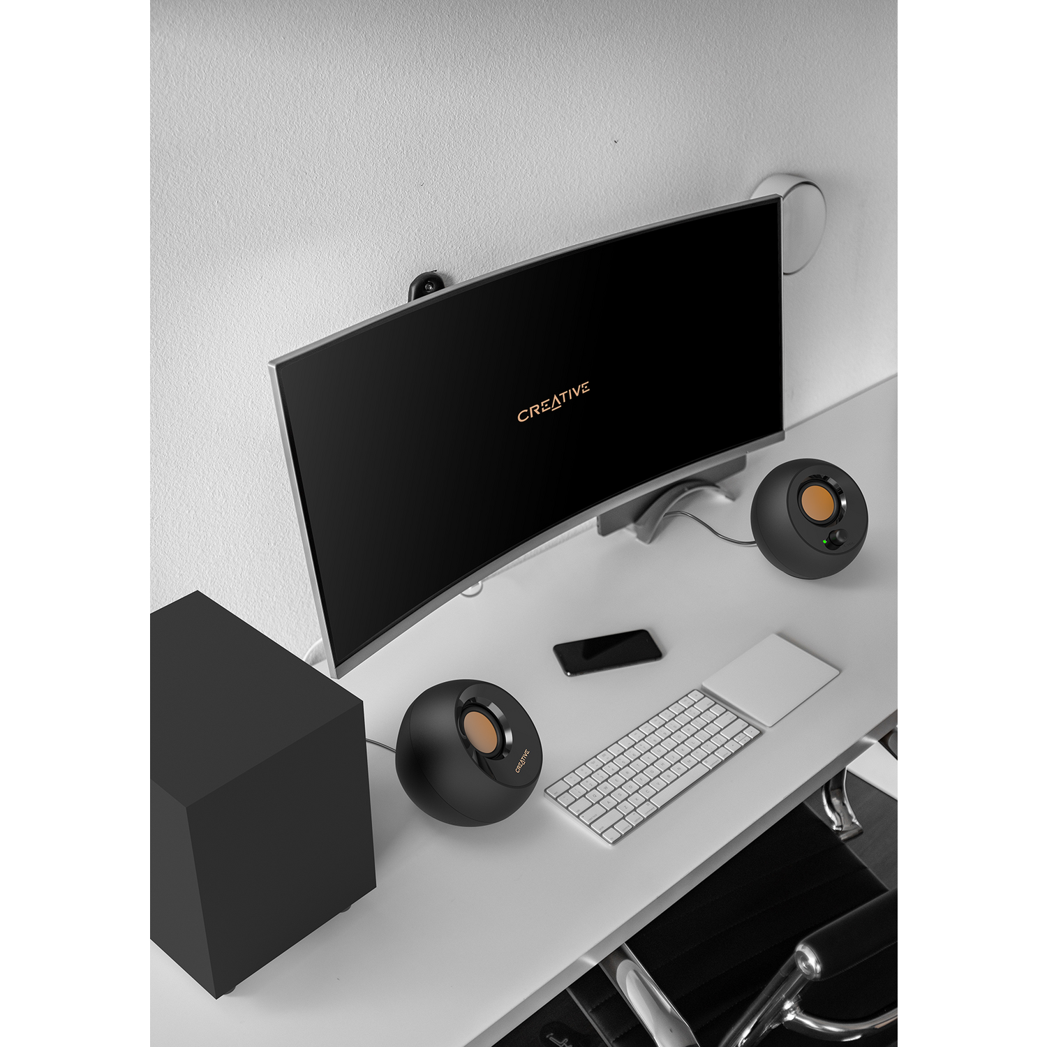 Parlante Creative Pebble Plus con Subwoofer Creative New Horizons Chile New Horizons NHT.cl