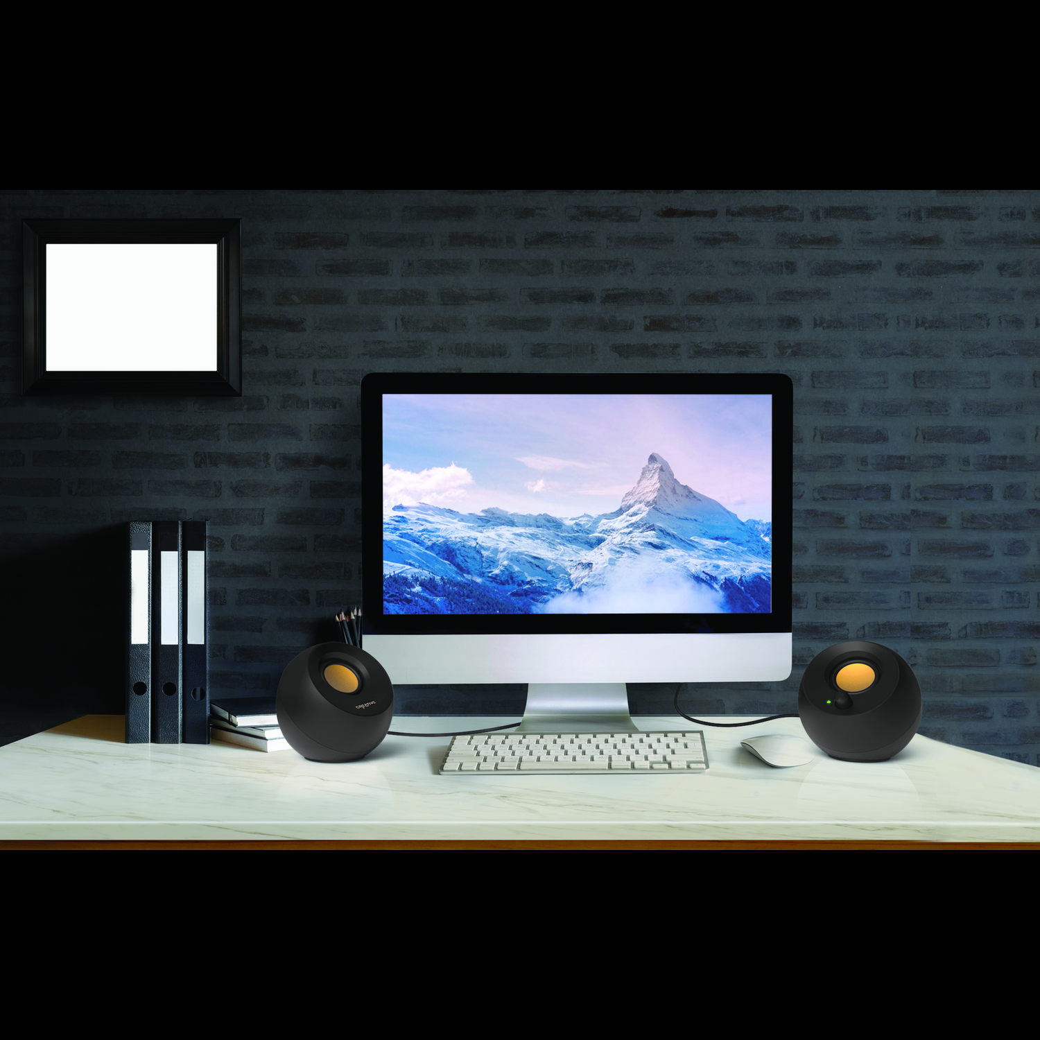 Parlante Creative Pebble Negro Creative New Horizons Chile New Horizons NHT.cl