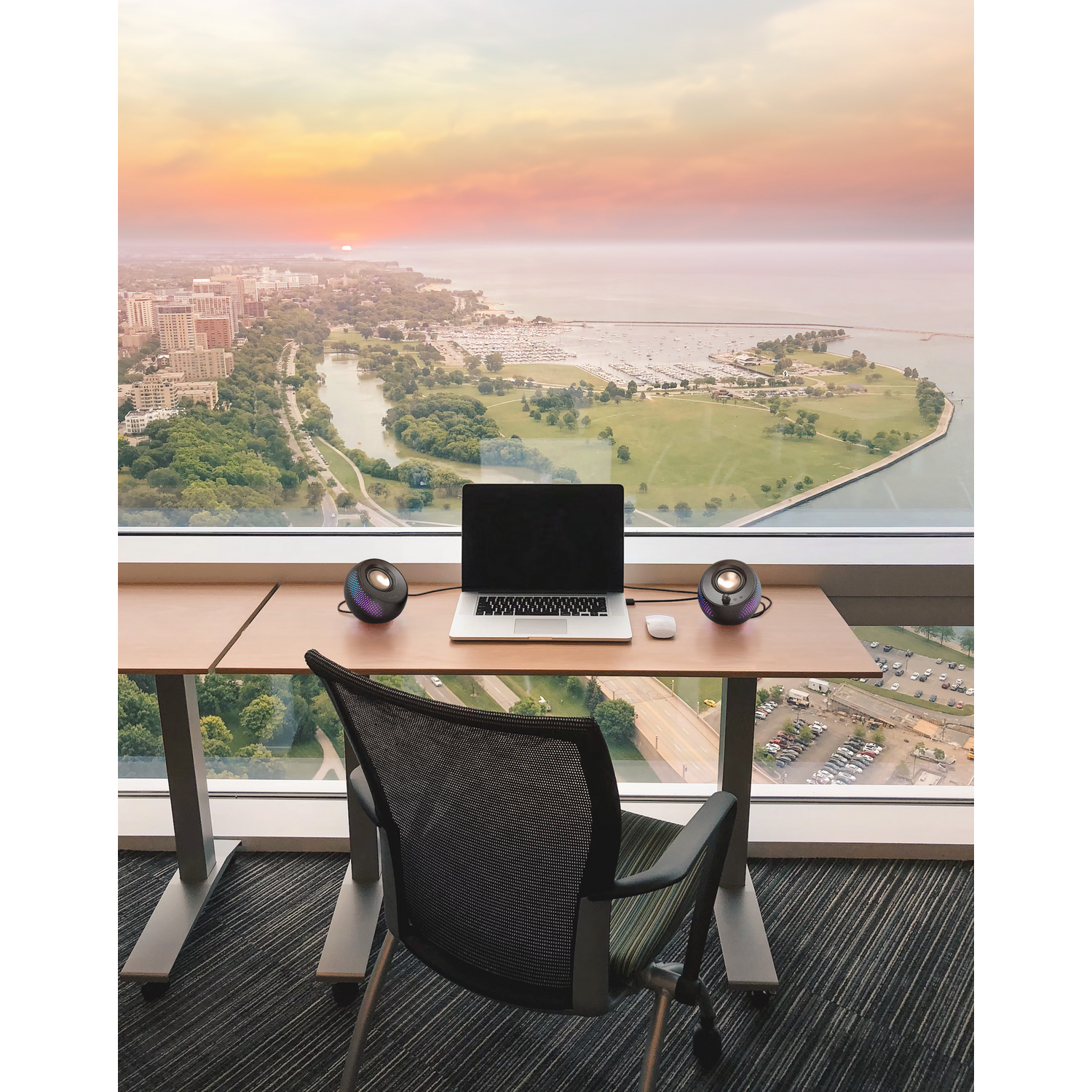 Parlante Creative Pebble X MF1715 Negro Led Creative New Horizons Chile New Horizons NHT.cl