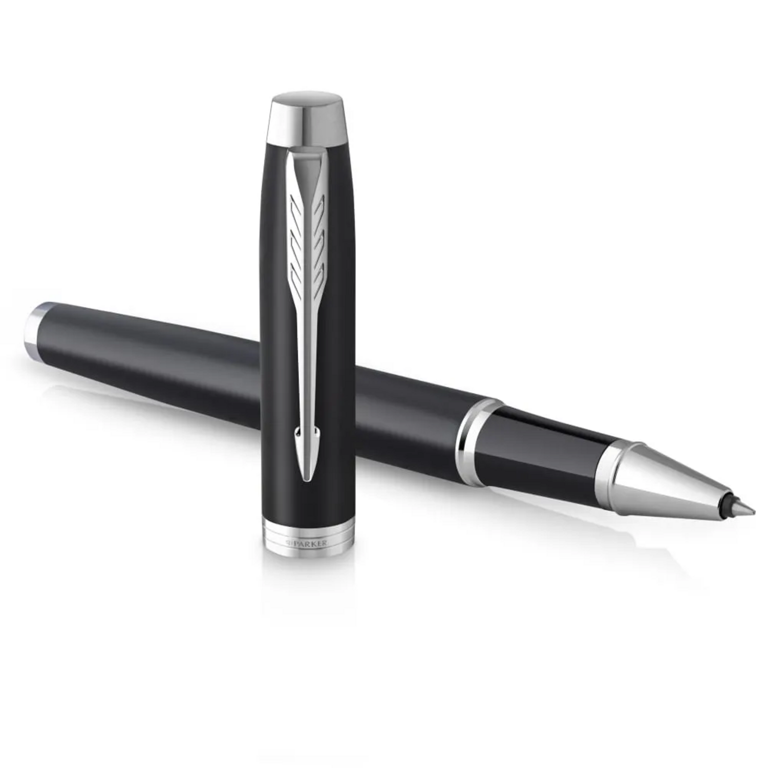 Boligrafo Rollerball Parker IM Essential Negro Mate con punta de 0.7 mm, tinta negra, elegante diseño.