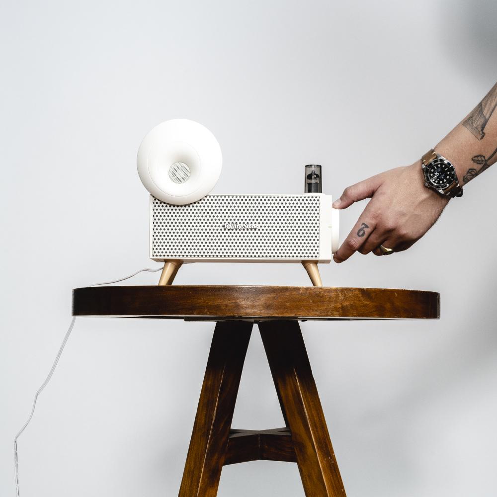 Parlante De Bulbos Con Cable Rolling Stone Sonar RS-S58921 Rolling Stone New Horizons Chile New Horizons NHT.cl