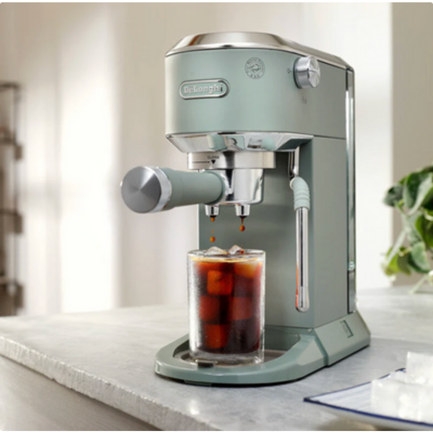 Cafetera DeLonghi Dedica Duo LatteArt Cold Brew Pistacho