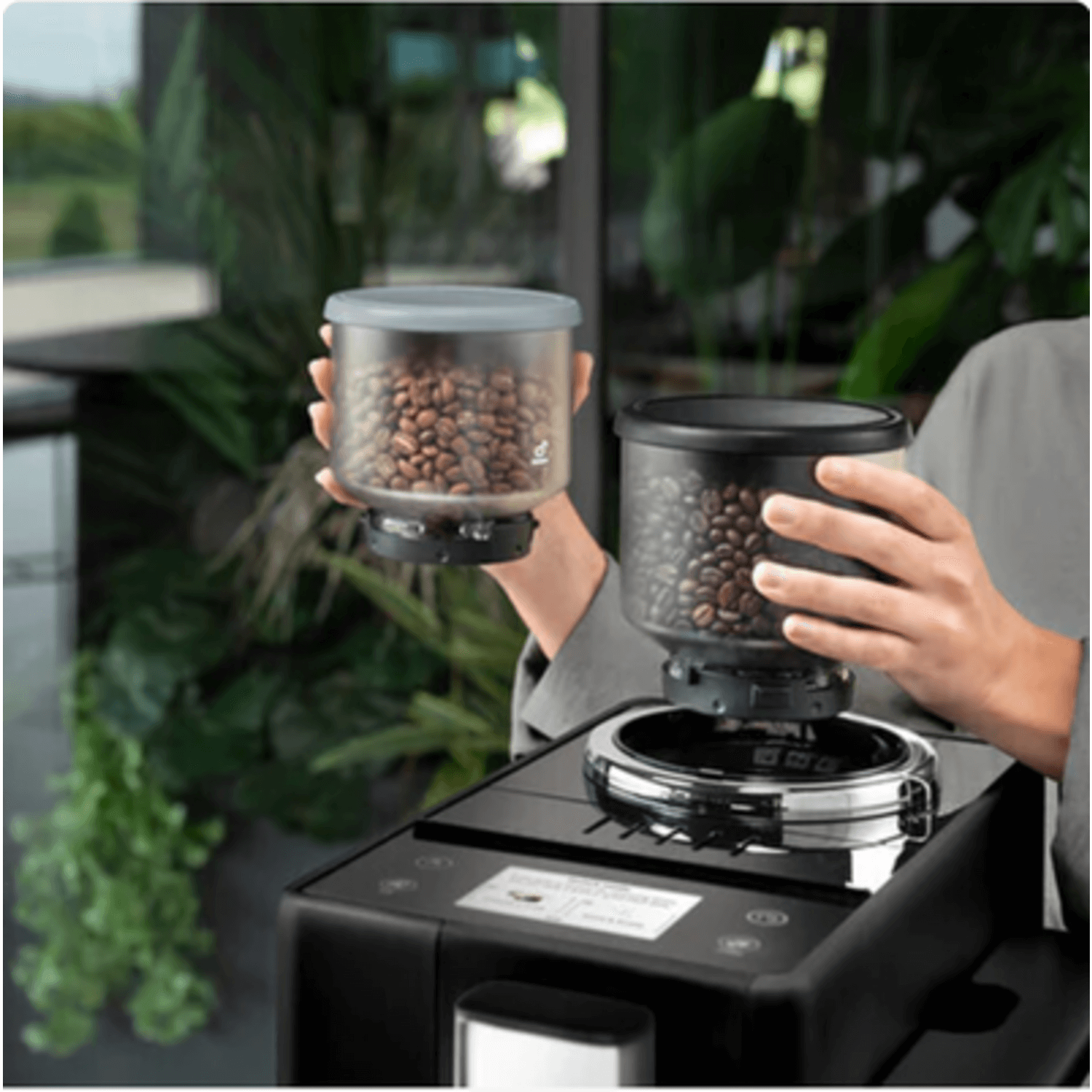 Cafetera Superautomatica DeLonghi Rivelia Latte Negra