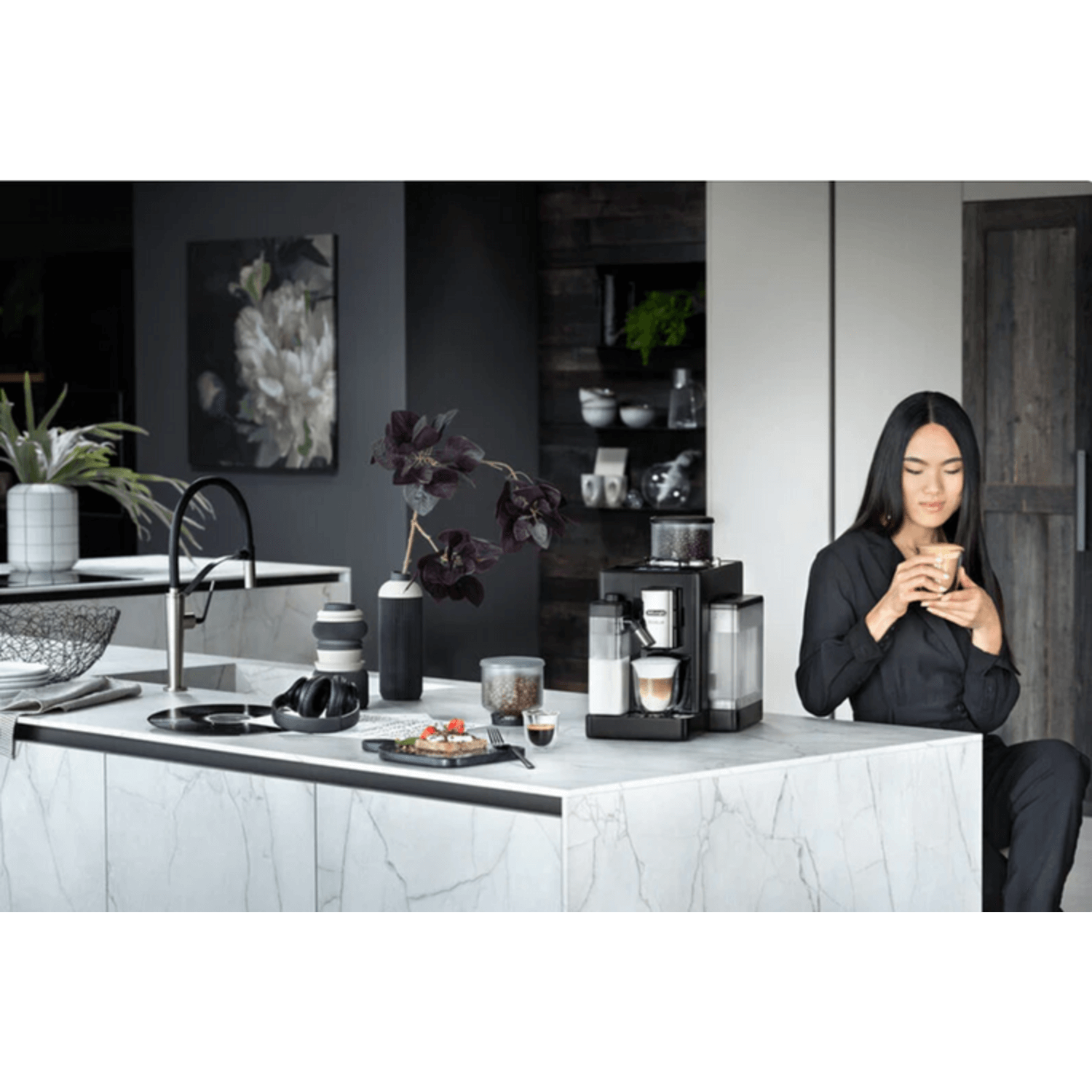 Cafetera Superautomatica DeLonghi Rivelia Latte Negra