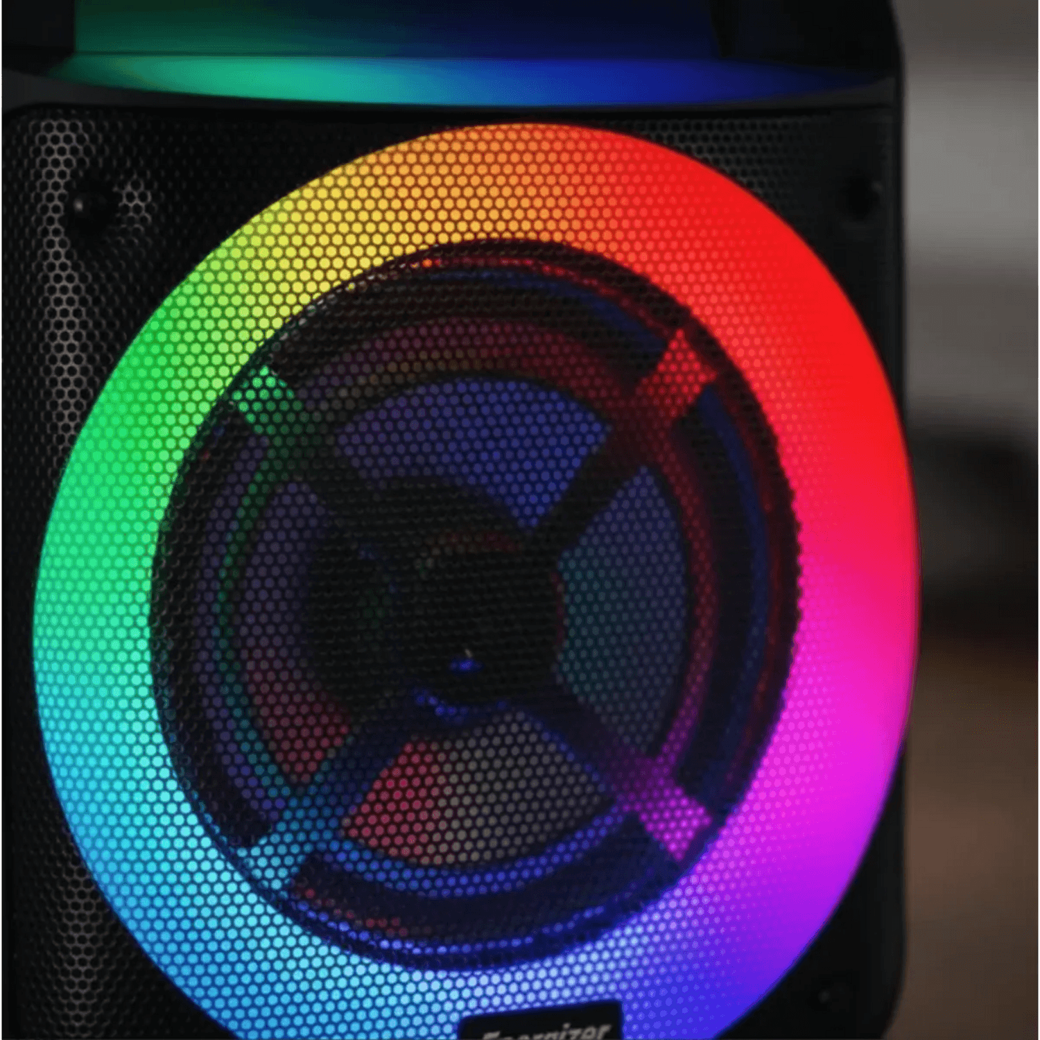 Parlante Karaoke Energizer Joy Box BTS438 con luces LED dinámicas y diseño moderno.
