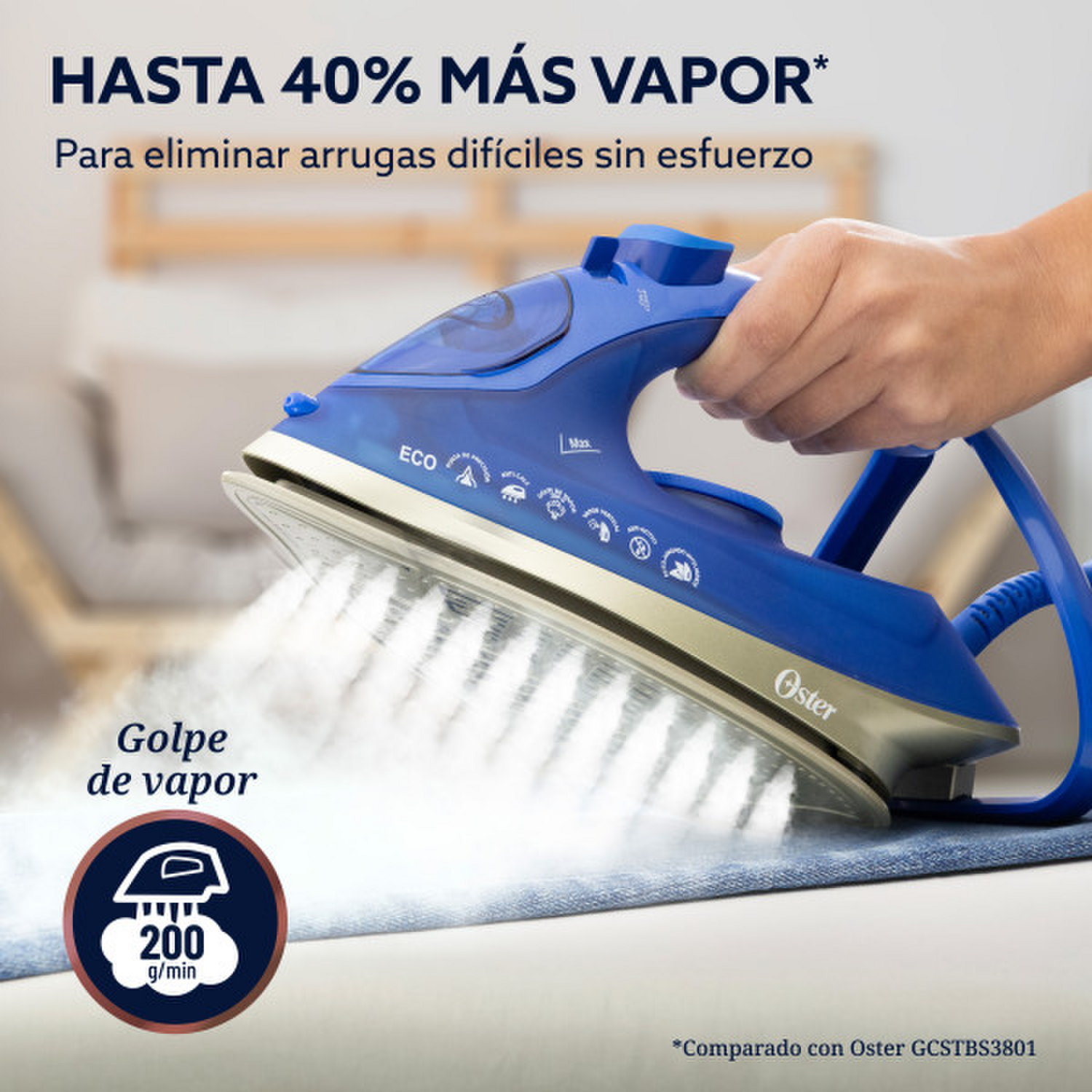 Plancha Oster AeroGlide Max S7800 mostrando su tecnología de vapor, eliminando arrugas con eficiencia.